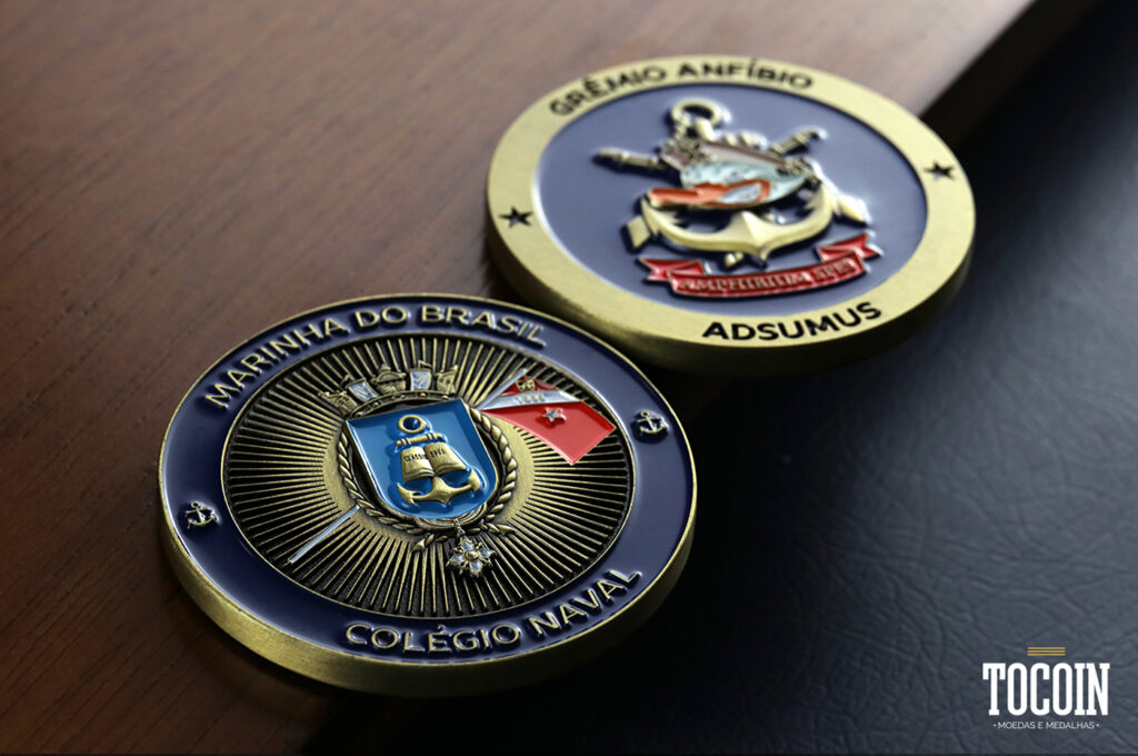 Duas challenge coins do Grêmio Anfíbio do Colégio Naval da Marinha do Brasil