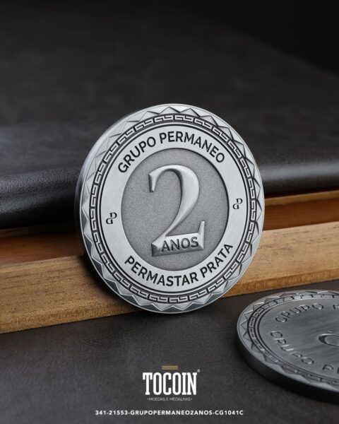 Moeda corporativa personalizada (challenge coin) – presente para funcionários e empresas – 341-21553-GRUPOPERMANEO2ANOS-CG1041C