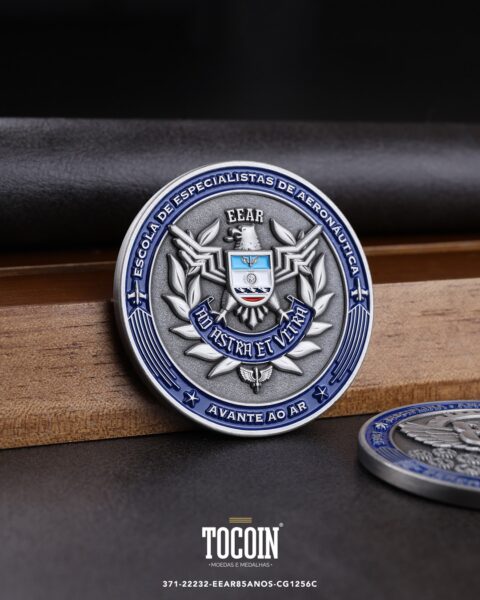 Moeda militar personalizada – challenge coin – 371-22232-EEAR85ANOS-CG1256C