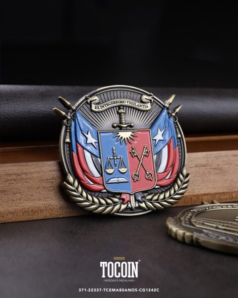 Moeda corporativa personalizada (challenge coin) – presente para funcionários e empresas – 371-22337-TCEMA80ANOS-CG1242C