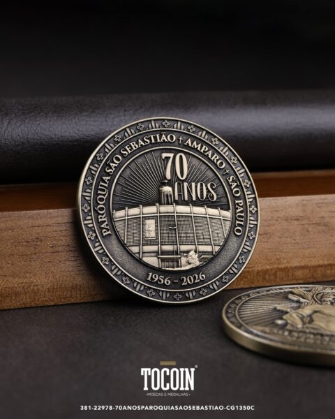 Moeda corporativa personalizada (challenge coin) – presente para funcionários e empresas – 381-22978-70ANOSPAROQUIASAOSEBASTIAO-CG1350C